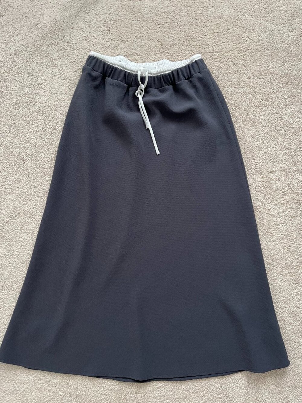 Aritzia Wilfred Levelle Skirt Coal Grey Size S